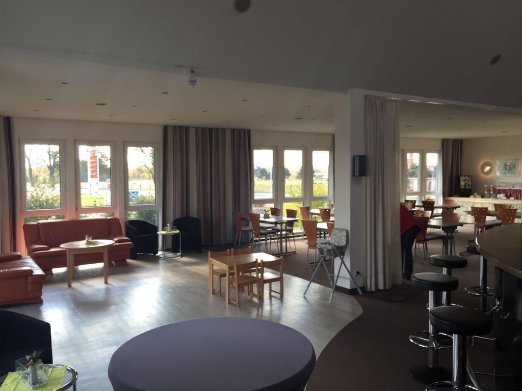 Ak 1 Hotel Ducherow Exterior photo